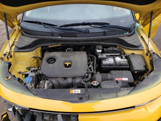 KNDJ23AU5L7050745 - 2020 KIA SOUL LX YELLOW photo 11