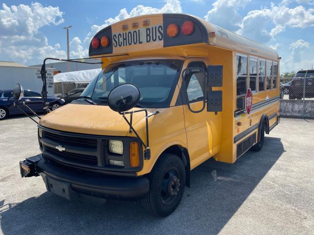 1GBJG31FX11195237 - 2001 CHEVROLET EXPRESS CU G3500 YELLOW photo 2