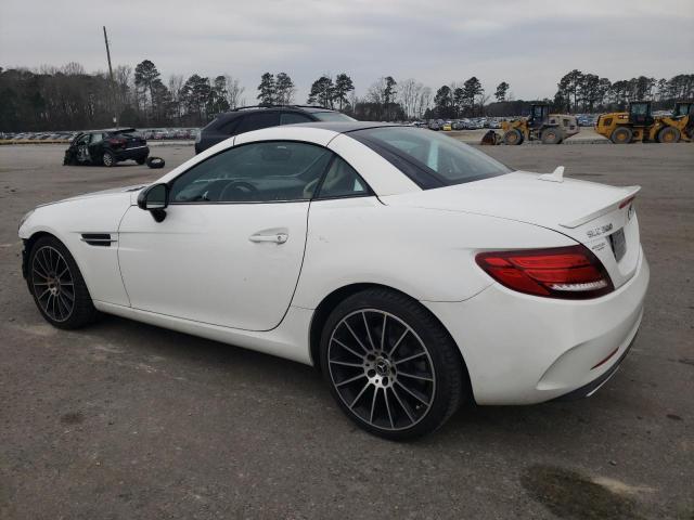 WDDPK3JAXJF150039 - 2018 MERCEDES-BENZ SLC 300 WHITE photo 2