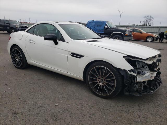 WDDPK3JAXJF150039 - 2018 MERCEDES-BENZ SLC 300 WHITE photo 4