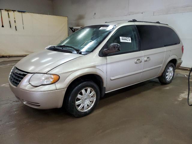 2C4GP54L05R468917 - 2005 CHRYSLER TOWN & COU TOURING ოქროსფერი ფოტო 1