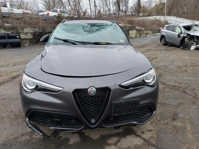 ZASPAKBN0N7D49181 - 2022 ALFA ROMEO STELVIO TI GRAY photo 5