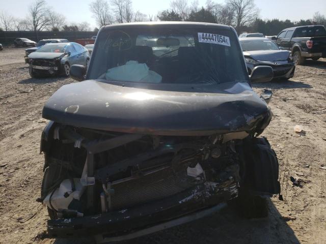 JTLKT324354025822 - 2005 TOYOTA SCION XB BLACK photo 5