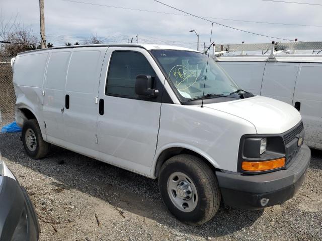 1GCWGAFF6G1235580 - 2016 CHEVROLET EXPRESS G2 WHITE photo 4