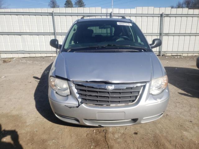 2C4GP54L85R278234 - 2005 CHRYSLER TOWN & COU TOURING 银色 照片 5