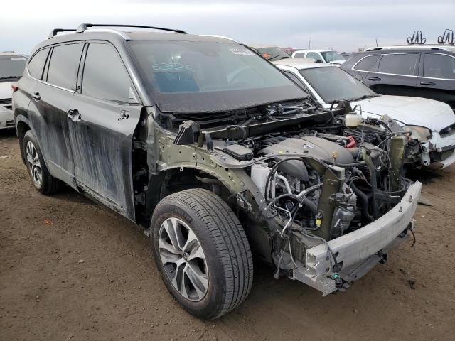 5TDHZRBH2NS167447 - 2022 TOYOTA HIGHLANDER XLE BLACK photo 4