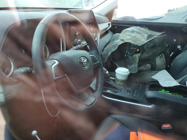 5TDHZRBH2NS167447 - 2022 TOYOTA HIGHLANDER XLE BLACK photo 8