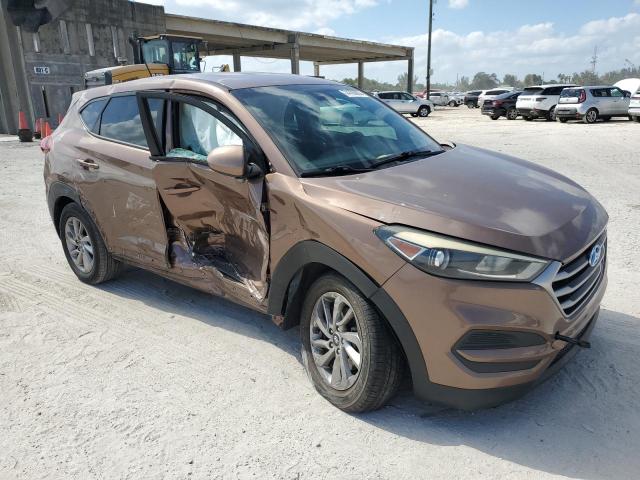 KM8J23A41HU304665 - 2017 HYUNDAI TUCSON SE BROWN photo 4