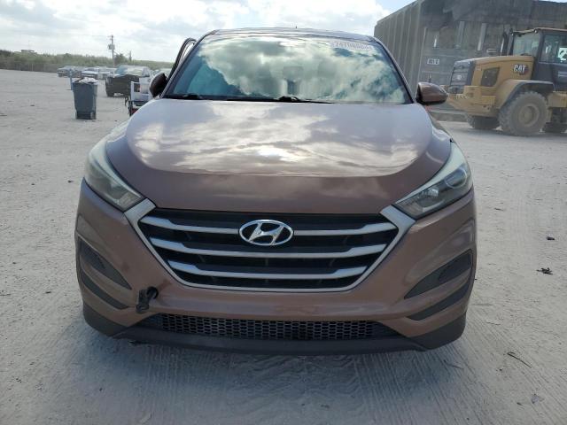 KM8J23A41HU304665 - 2017 HYUNDAI TUCSON SE BROWN photo 5