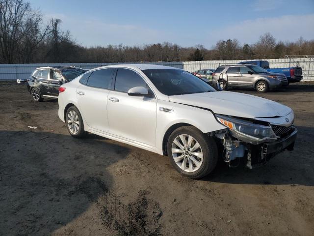 5XXGU4L38GG120461 - 2016 KIA OPTIMA EX WHITE photo 4