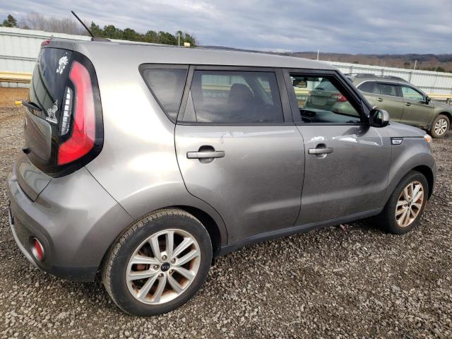 KNDJP3A59J7608376 - 2018 KIA SOUL + GRAY photo 3