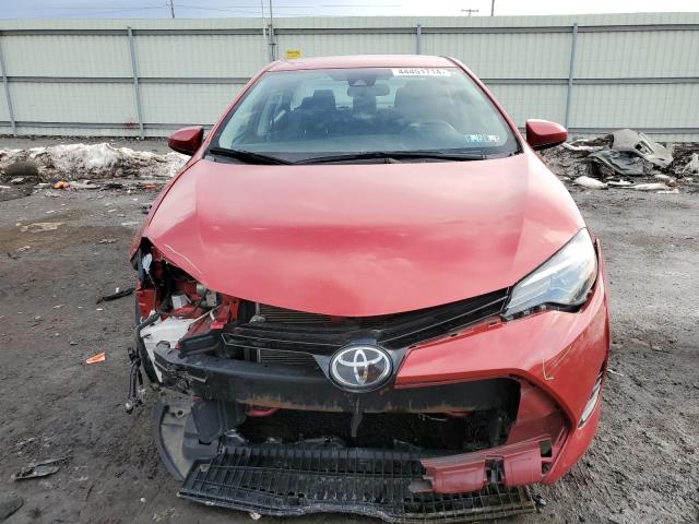 2T1BURHE6JC123519 - 2018 TOYOTA COROLLA L RED photo 5