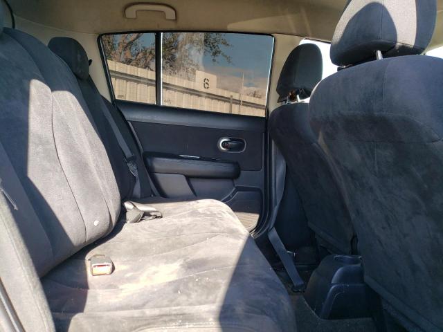 3N1BC13E08L353336 - 2008 NISSAN VERSA S SILVER photo 10