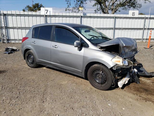 3N1BC13E08L353336 - 2008 NISSAN VERSA S SILVER photo 4