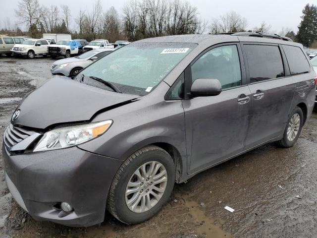 5TDYK3DC1GS763414 - 2016 TOYOTA SIENNA XLE GRAY photo 1