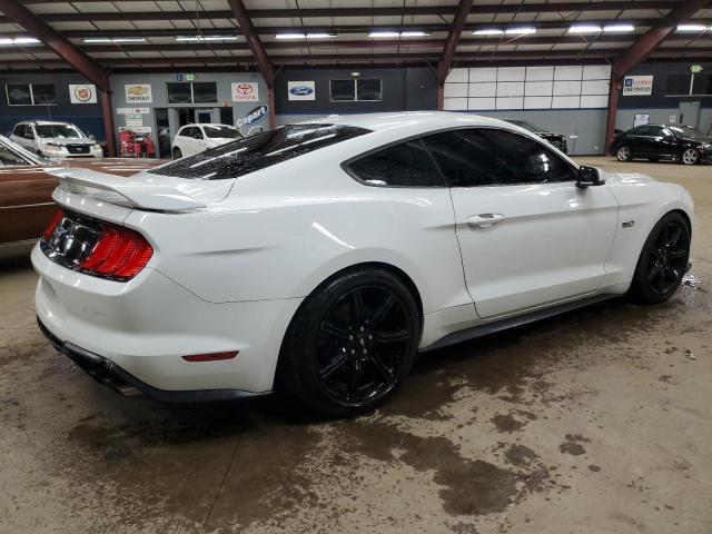 1FA6P8CFXJ5138028 - 2018 FORD MUSTANG GT WHITE photo 3