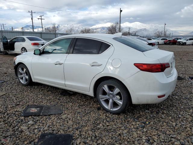 19VDE1F79DE017673 - 2013 ACURA ILX 20 TECH WHITE photo 2