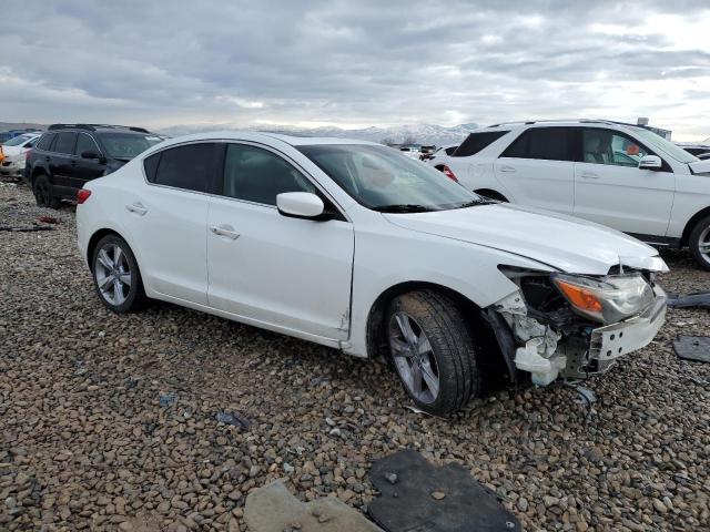 19VDE1F79DE017673 - 2013 ACURA ILX 20 TECH WHITE photo 4