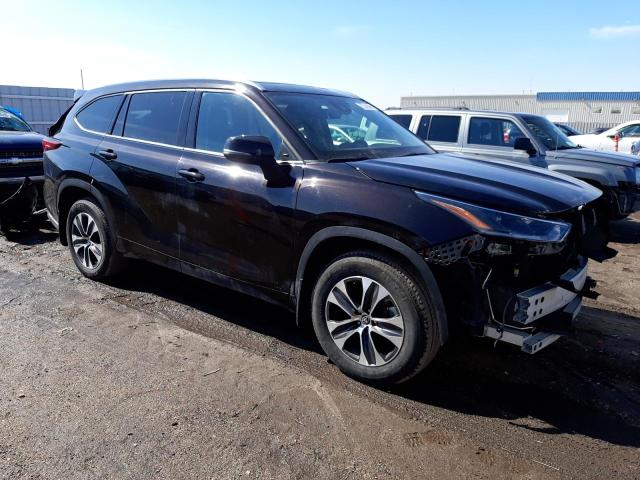 5TDGZRBH7MS117718 - 2021 TOYOTA HIGHLANDER XLE BLACK photo 4