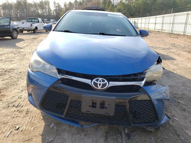 4T1BF1FKXHU627438 - 2017 TOYOTA CAMRY LE BLUE photo 5