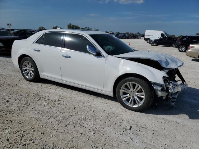 2C3CCAEG8GH328616 - 2016 CHRYSLER 300C WHITE photo 4