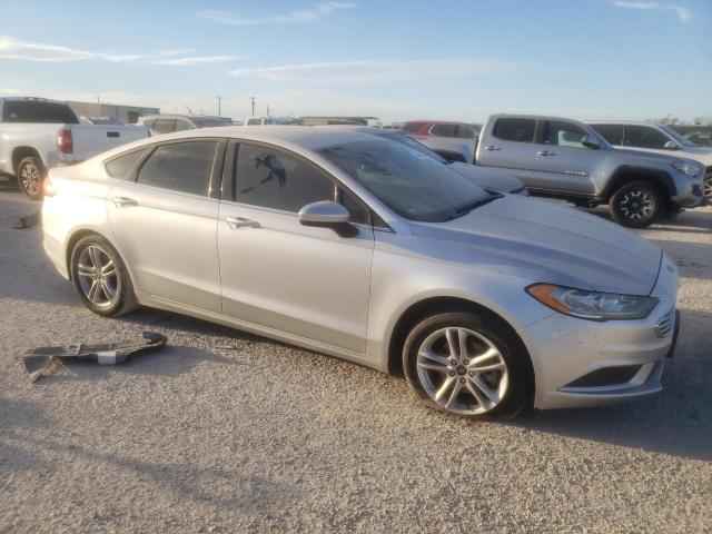 3FA6P0HD0JR224258 - 2018 FORD FUSION SE SILVER photo 4