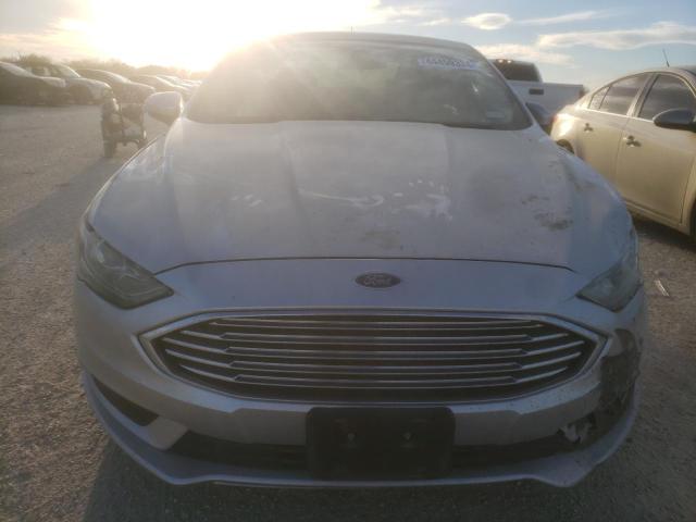 3FA6P0HD0JR224258 - 2018 FORD FUSION SE SILVER photo 5