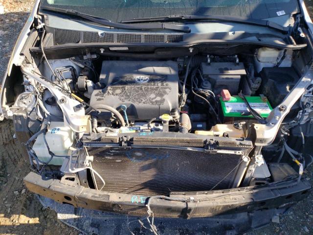 5TDYK3DC4FS571323 - 2015 TOYOTA SIENNA XLE SILVER photo 12