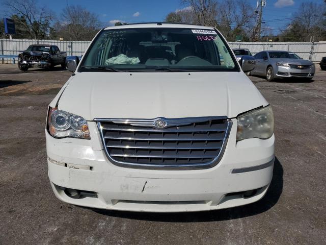 2A8HR64X59R660078 - 2009 CHRYSLER TOWN & COU LIMITED WHITE photo 5