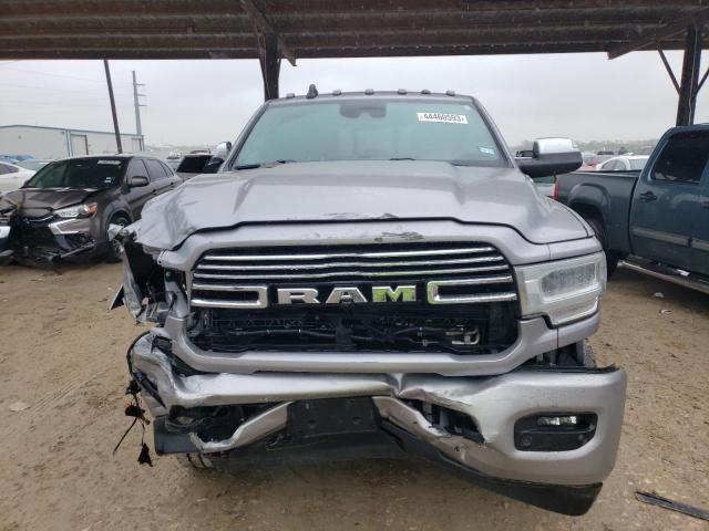 3C6UR5FL5KG621259 - 2019 RAM 2500 LARAMIE SILVER photo 5