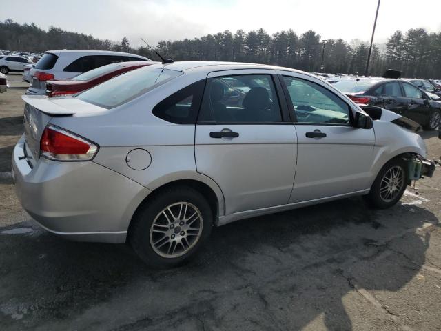 1FAHP3FN3BW157658 - 2011 FORD FOCUS SE SILVER photo 3