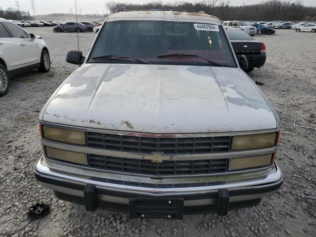 1GNEC16K7NJ308190 - 1992 CHEVROLET SUBURBAN C1500 WHITE photo 5