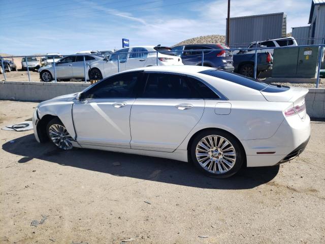 3LN6L2GKXDR821497 - 2013 LINCOLN MKZ WHITE photo 2