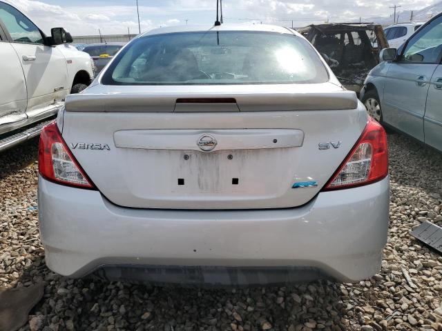 3N1CN7AP8GL861459 - 2016 NISSAN VERSA S SILVER photo 6