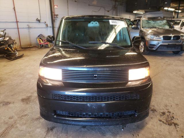 JTLKT324950188725 - 2005 TOYOTA SCION XB Schwarz Foto 5