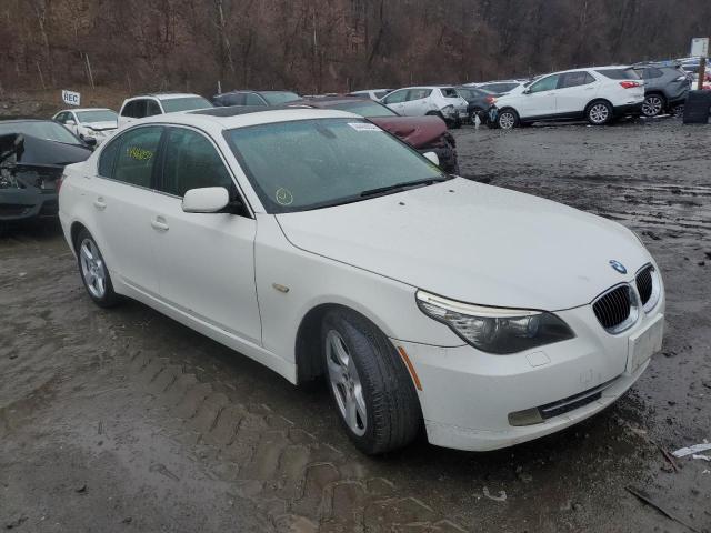 WBANV93558C131175 - 2008 BMW 535 XI WHITE photo 4