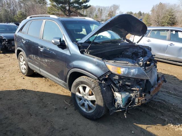 5XYKT4A62DG382493 - 2013 KIA SORENTO LX BLUE photo 4