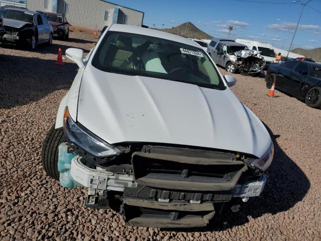 3FA6P0PU0HR306583 - 2017 FORD FUSION SE PHEV WHITE photo 5