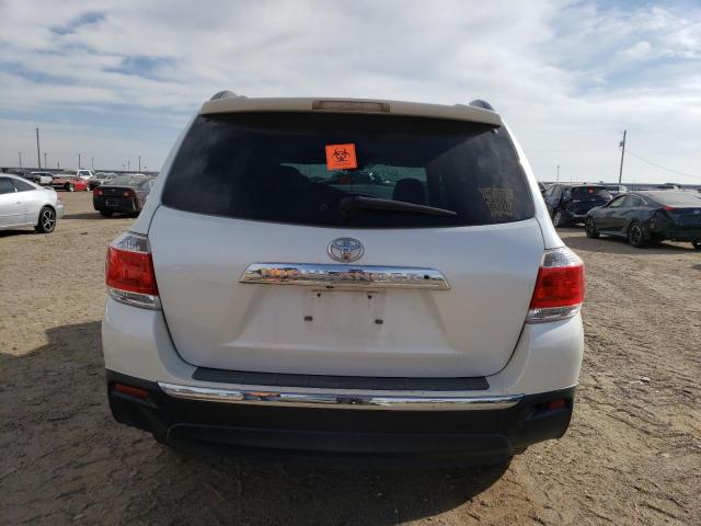 5TDZK3EH9DS115975 - 2013 TOYOTA HIGHLANDER BASE أبيض صورة 6