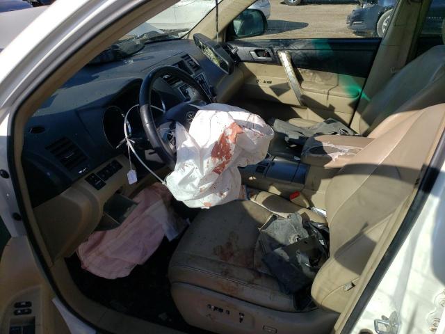 5TDZK3EH9DS115975 - 2013 TOYOTA HIGHLANDER BASE أبيض صورة 7