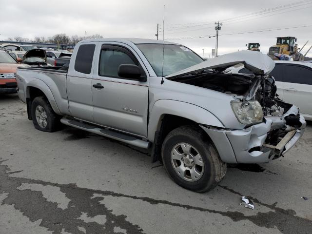 5TETU62N05Z023881 - 2005 TOYOTA TACOMA PRERUNNER ACCESS CAB SILVER photo 4