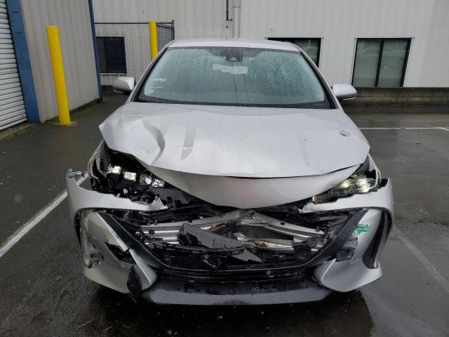 JTDKARFP4H3055141 - 2017 TOYOTA PRIUS PRIM SILVER photo 5