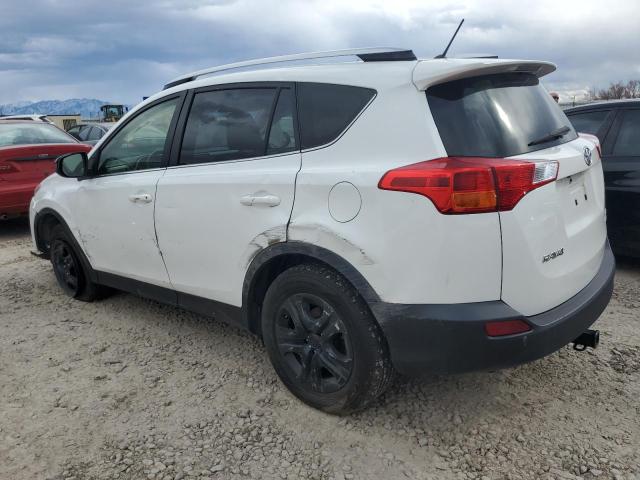 JTMBFREV4FD157497 - 2015 TOYOTA RAV4 LE WHITE photo 2