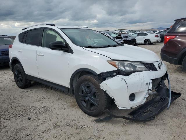 JTMBFREV4FD157497 - 2015 TOYOTA RAV4 LE WHITE photo 4