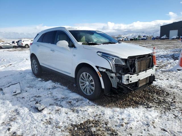 1GYKNDRS1HZ178362 - 2017 CADILLAC XT5 LUXURY WHITE photo 4