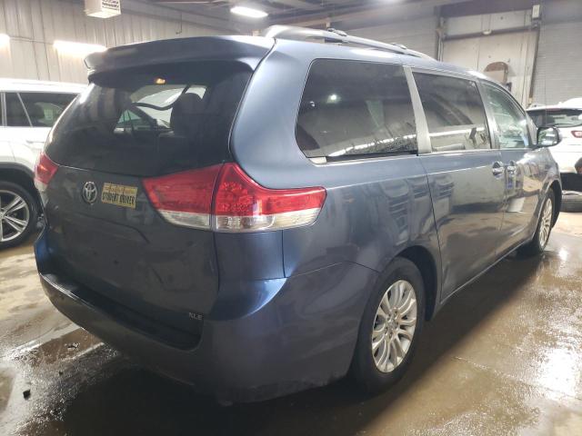 5TDYK3DC5DS321361 - 2013 TOYOTA SIENNA XLE BLUE photo 3