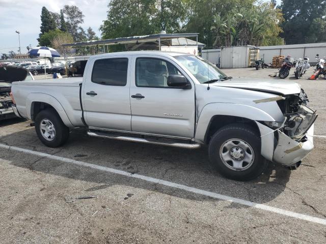 5TEKU72N07Z339544 - 2007 TOYOTA TACOMA DOUBLE CAB PRERUNNER LONG BED SILVER photo 4