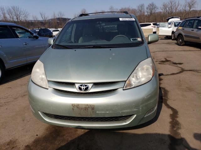 5TDBK22C38S016904 - 2008 TOYOTA SIENNA XLE GREEN photo 5