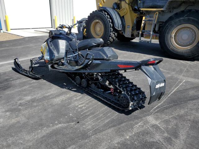 2BPSBXLB4LV000402 - 2020 SKI DOO RENEGADE BLACK photo 3