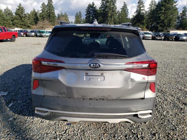 KNDEUCAA8M7101593 - 2021 KIA SELTOS S GRAY photo 6